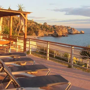 casa-cuartel-el-velero.hotelsinnerja.org/